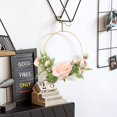 thumbnail image 2 of Corona de flores montada en la pared, guirnaldas de flores artificiales con guirnaldas de flores decorativas, marco redondo con guirnaldas de flores para decoración de bodas (whi Feliz Sencillez, 2 of 3