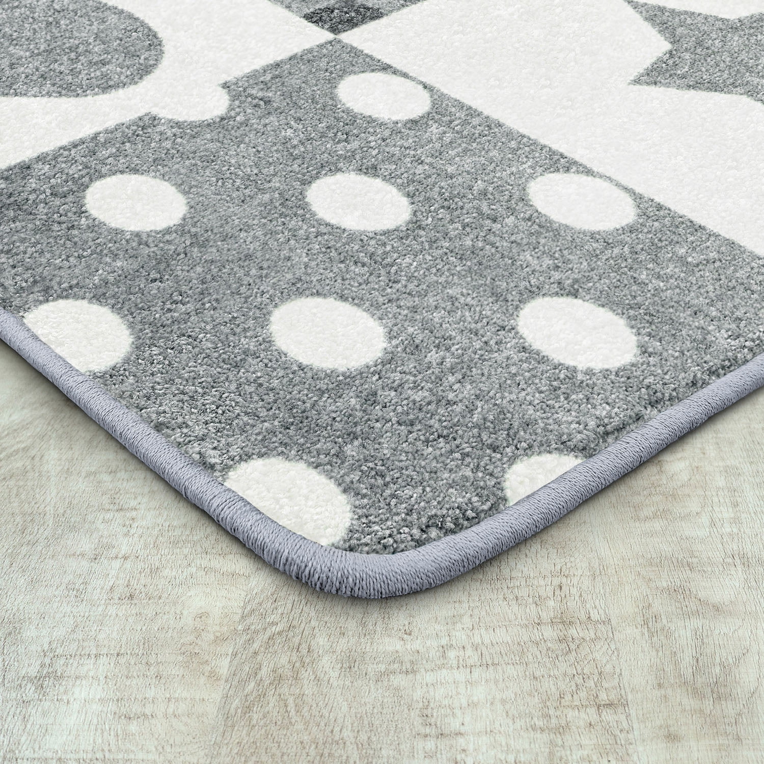 Patchwork Girl 5'4" x 7'8" area rug in color Cloudy