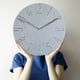 thumbnail image 3 of Reloj de Pared de Plástico Colco 14 Pulgadas Silencioso Elegante Decoración para Hogar Blanco, 3 of 8