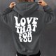 thumbnail image 2 of Sudaderas sueltas para mujer Sudaderas con capucha con cordón Camisas con gráficos en la espalda Jersey informal Tops de manga larga con bolsillo con mangas con hombros caídos Pompotops  gfhjh13779, 2 of 7