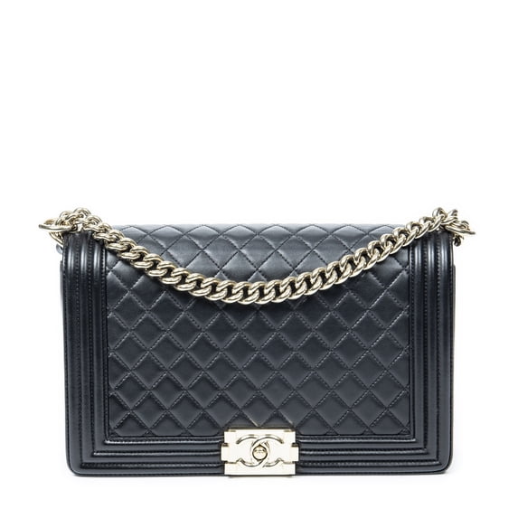 Pre-Owned Chanel Black New Medium Boy Flap Shoulder Bag Quilted Lambskin Leather