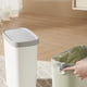 thumbnail image 5 of Monstrate Práctico cubo de basura para las necesidades de almacenamiento de cocina y baño y bolsa de basura con trampa de anillo sin presión Suministros de limpieza para el hogar blanco, 5 of 6
