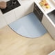 thumbnail image 4 of Tapetes de piso de color sólido en forma de abanico. El barro de diatomeas absorbe agua y aceite y se puede limpiar. Tapetes de cocina. Tapetes de baño antideslizantes. Alfombra para el hogar. Tamaño, 4 of 7