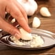 thumbnail image 4 of Rallador de jengibre de acero inoxidable grueso, herramientas para moler ajo y wasabi, rallador de queso que no se deforma fácilmente, machacador de ajo, 4 of 12