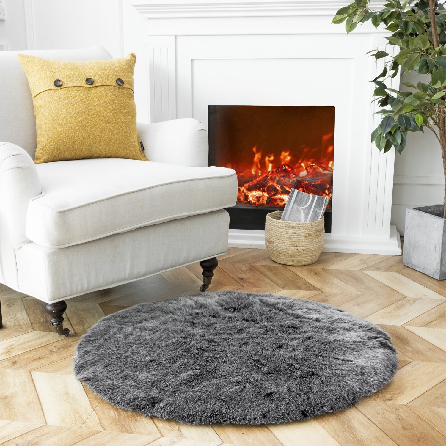Phantoscope Ultra Soft Faux Fox Fur Series Decorative Indoor Area Rug 3 x 3 Feet Round, Black with White Tip, 1 Pack