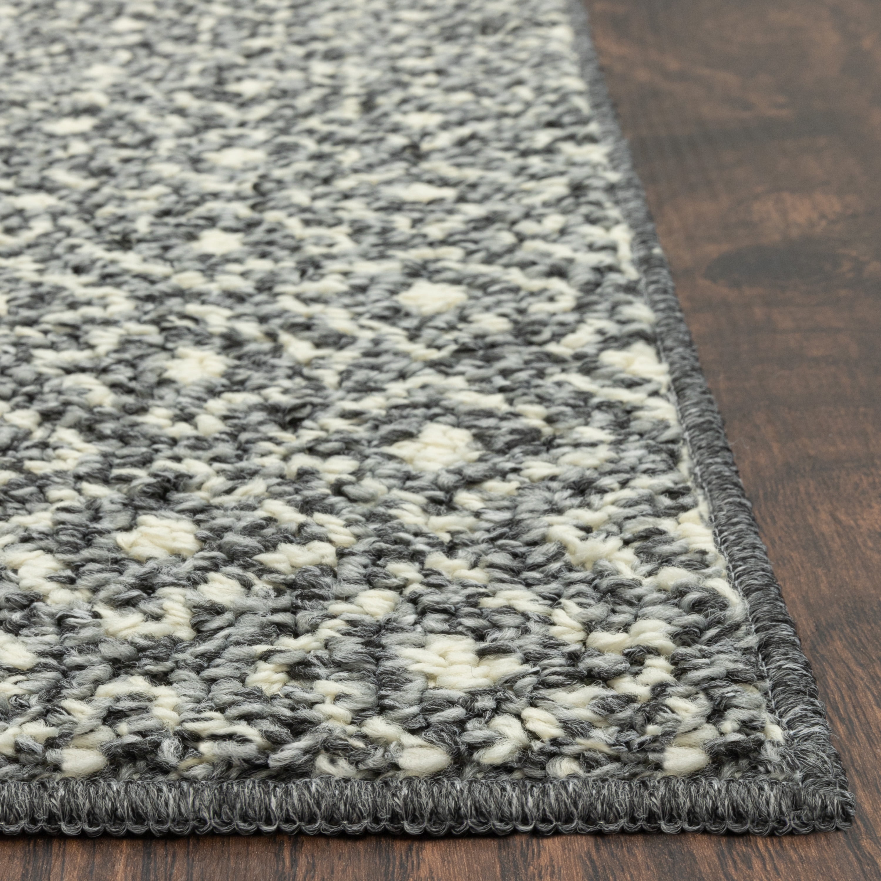 Mainstays Geometric Diamond Indoor Area Rug, Black Tonal, 5'x7', Skid-Resistant