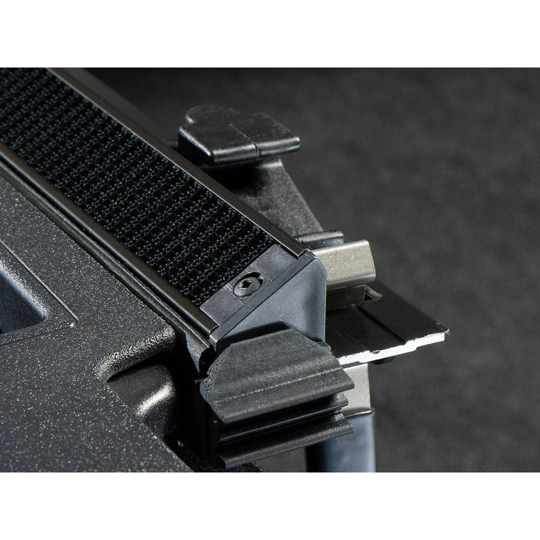 Gator by RealTruck SRX Soft Roll-Up Tonneau Cover Fits 2022
