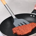 thumbnail image 4 of Espátulas antiadherentes con mango de madera, resistentes al calor, volteador de grado alimenticio, sin BPA, espátula para pescado, huevos, panqueques, wok (negro), 4 of 5