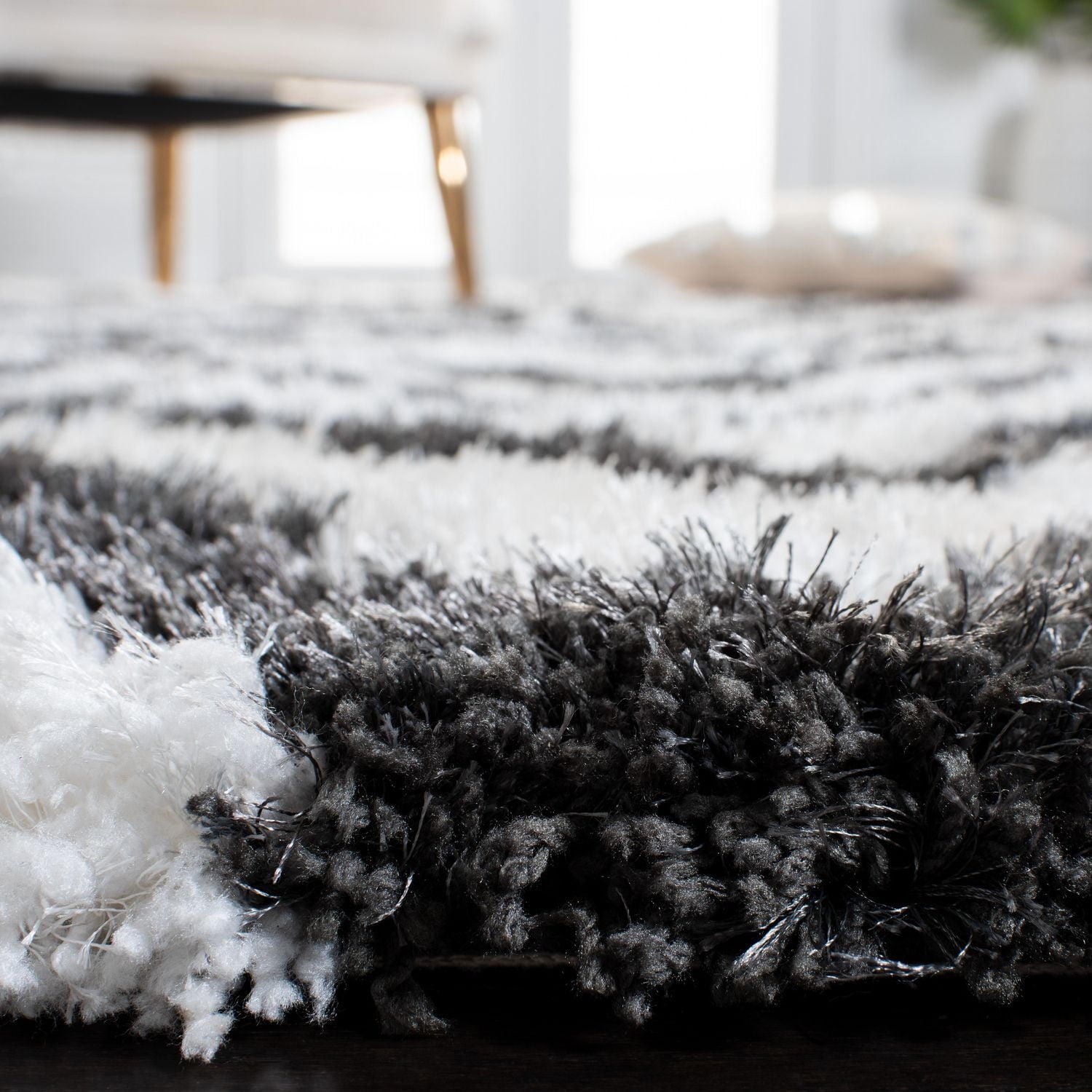 Safavieh Barcelona Carmella Zigzag Stripes Shag Area Rug