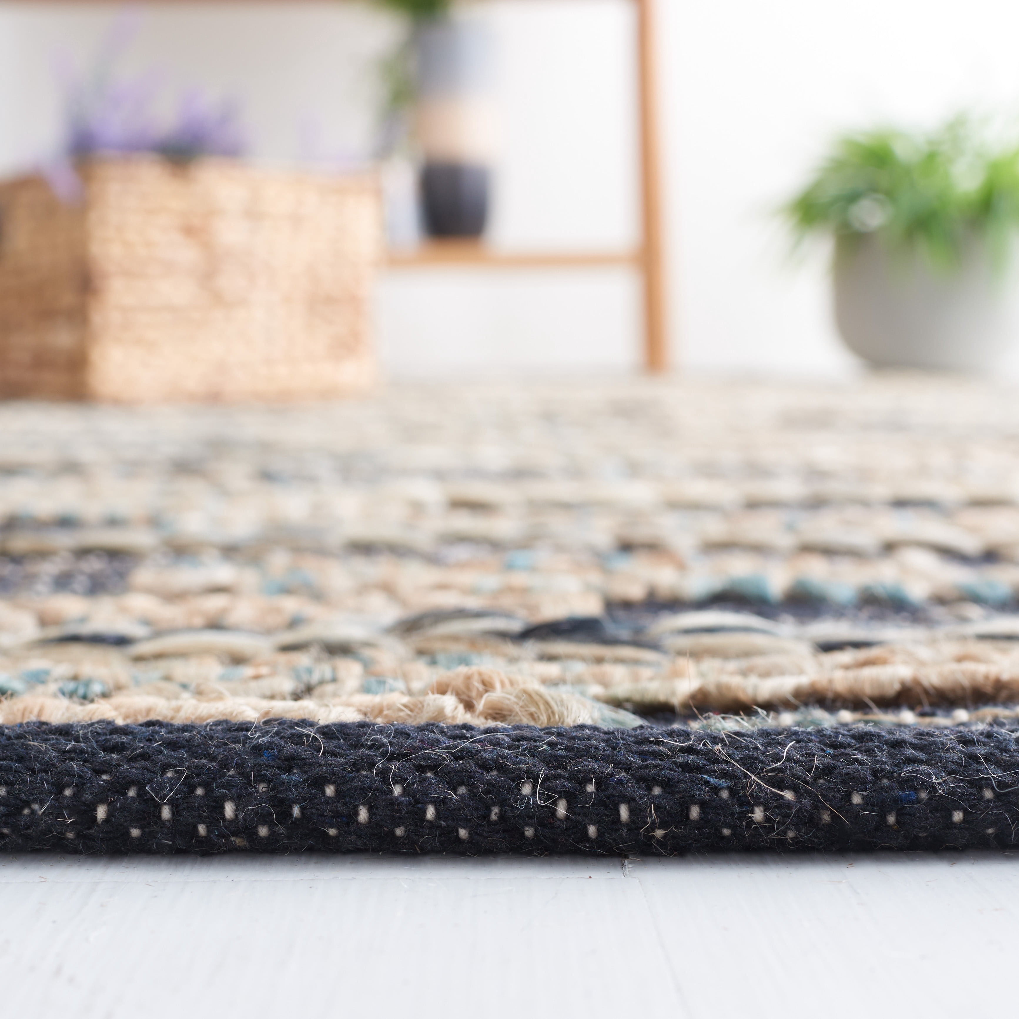 SAFAVIEH Natural Fiber Carlene Abstract Area Rug, Black/Natural, 6' x 6' Square