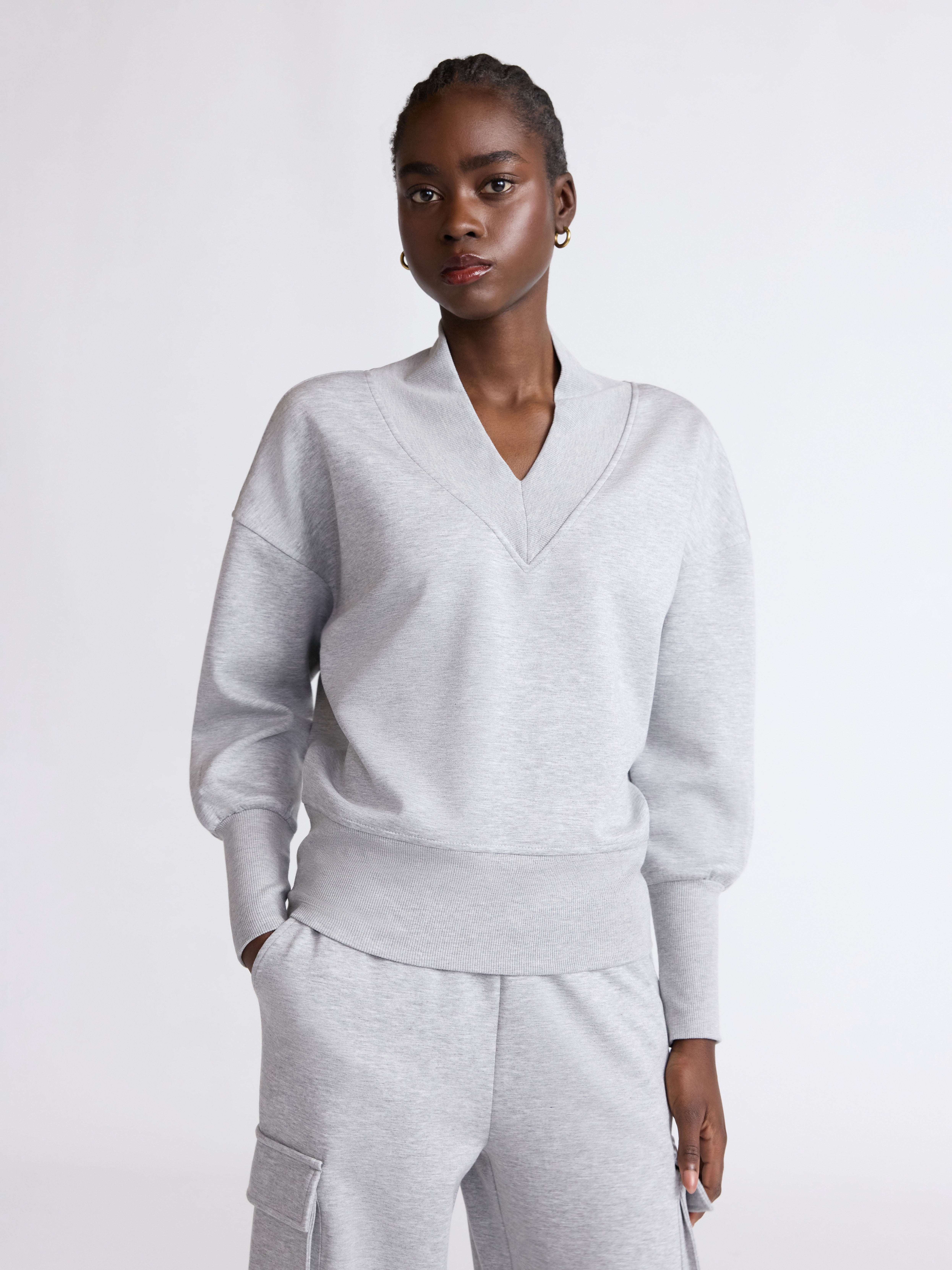 Scoop Women's and Women's Plus New Scubaknit V Neck Sweatshirt, Sizes XS-4X