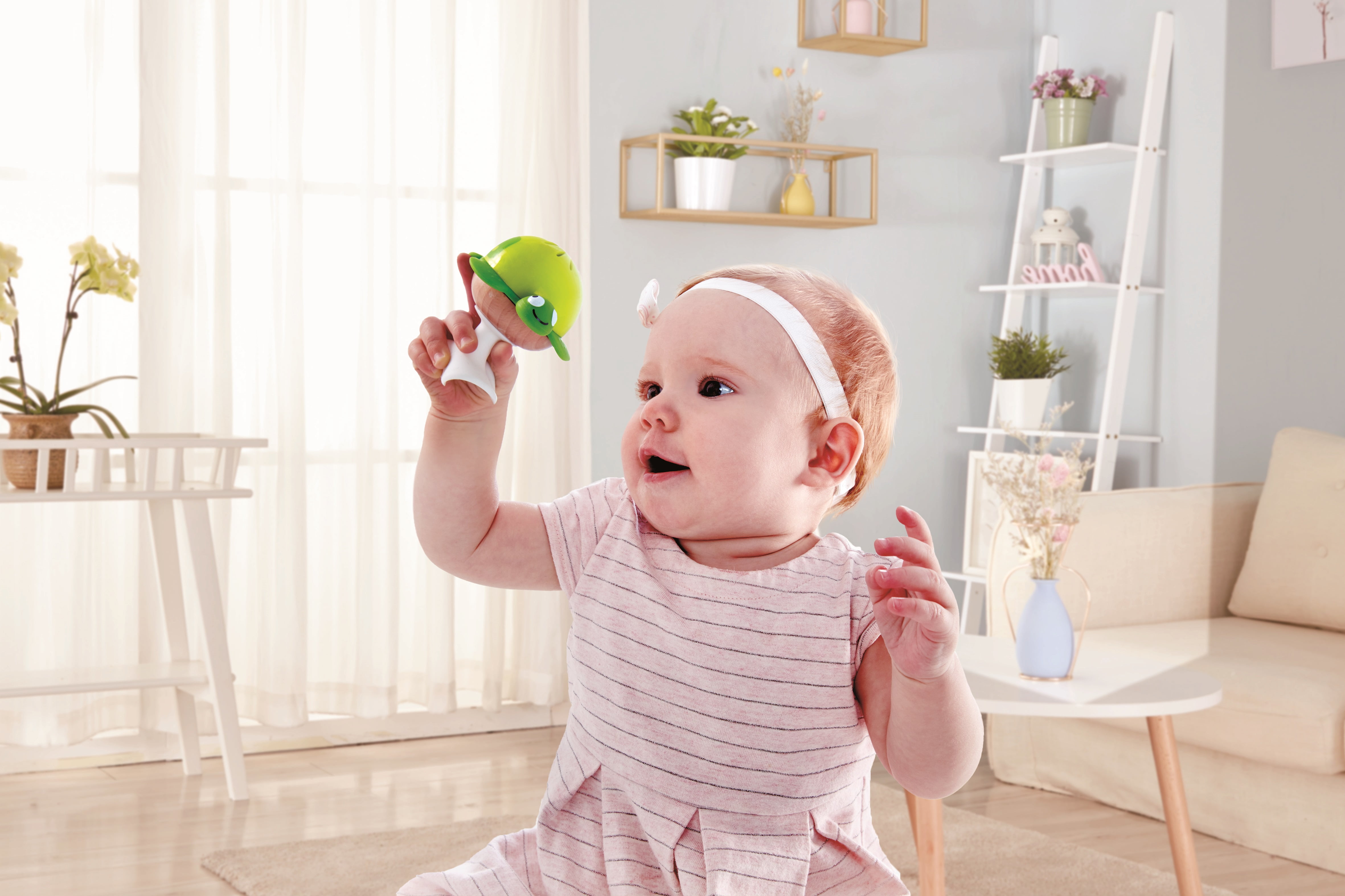 Hape Stay Put Rattle, Infant Sensory Toy, Unisex Ages 0M+, Plastic