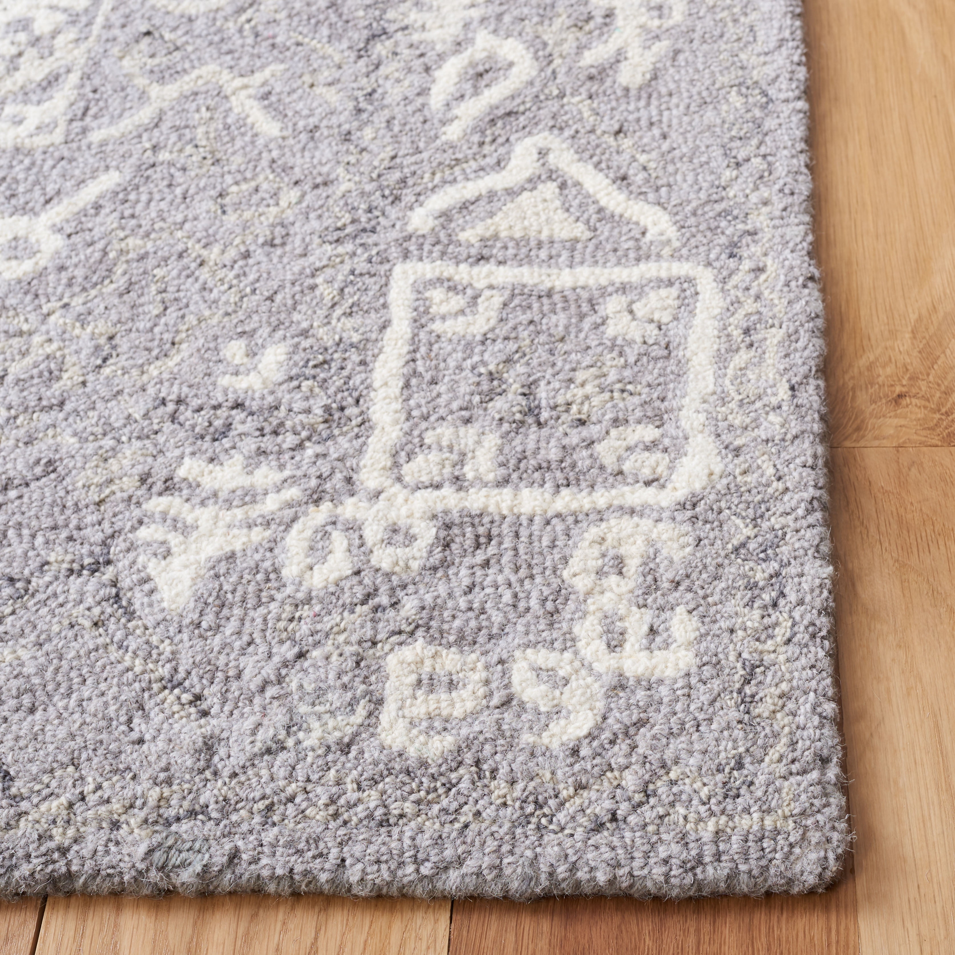 SAFAVIEH Micro-Loop Jaime Medallion Area Rug, Ivory/Grey, 4' x 6'