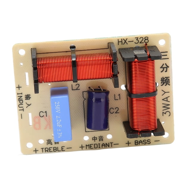 crossover de 3 vías divisor de frecuencia de altavoz de tablero de bajos medios tweeter para uso doméstico PCB con inductores bobinados y condensadores visibles, vista frontal en primer plano; punto de cruce 3800 Hz, impedancia 5-8 ohmios, potencia 120 W, terminales marcados TREBLE MEDIANT BASS y marcado HX-328. A menudo usado para afinar cruces en kits de altavoces caseros y sistemas de audio para autos.