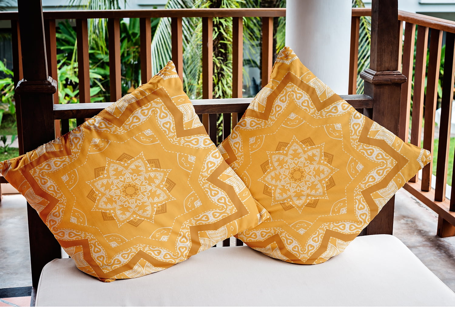 18"x18" Square Simply Daisy Shawl Poly Indoor/Outdoor Pillow, Egg Yolk Yellow Qty 1