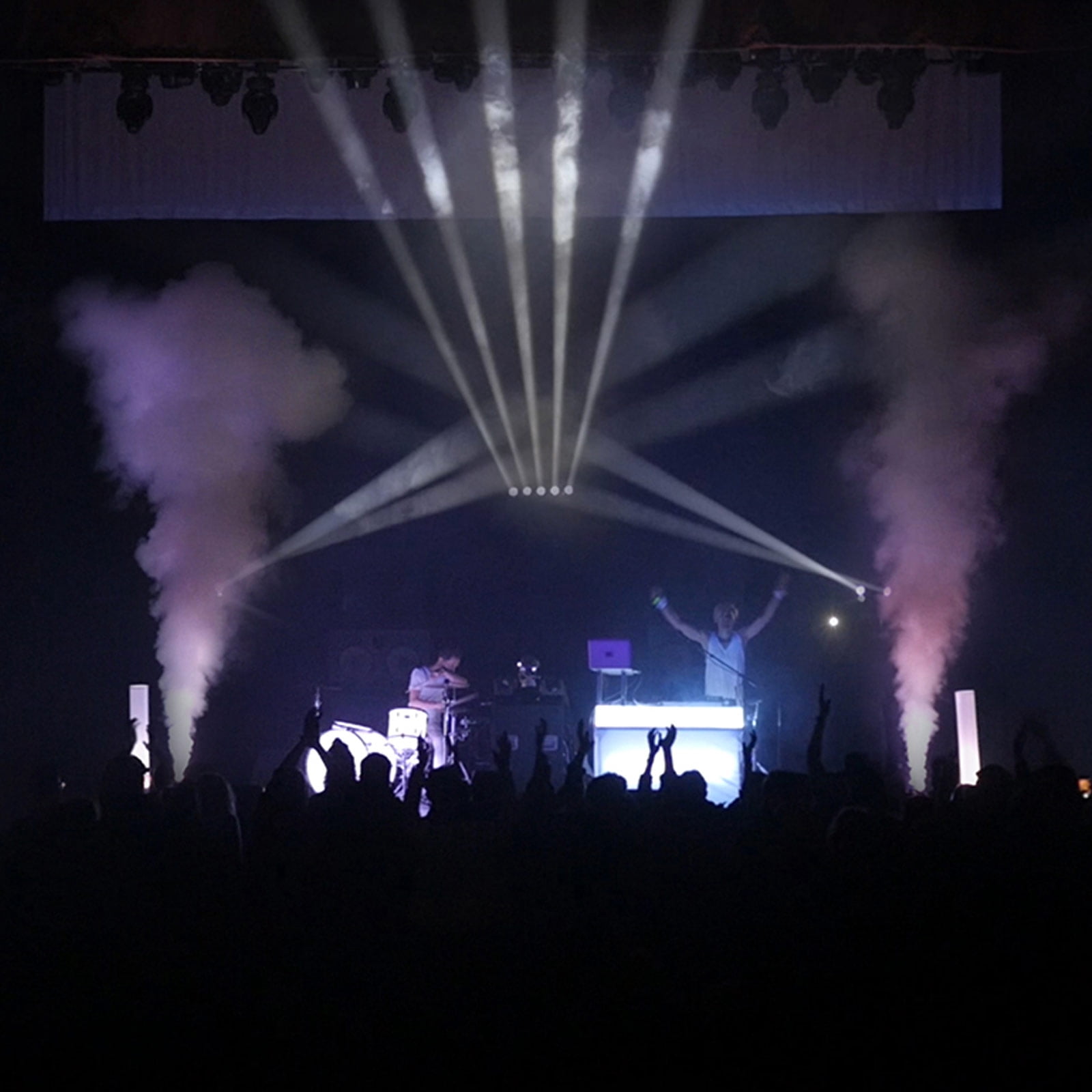 Chauvet DJ Geyser T6 Vertical Pyrotechnic-Like Fog Machine with Variety Fog Juice Package