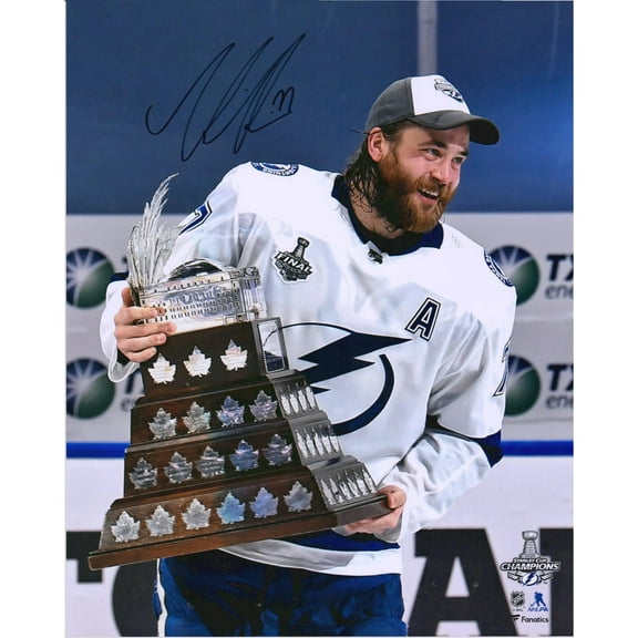 Victor Hedman Tampa Bay Lightning 2020 Stanley Cup Champions Autographed 16" x 20" Raising Conn Smythe Photograph - Fanatics Authentic Certified