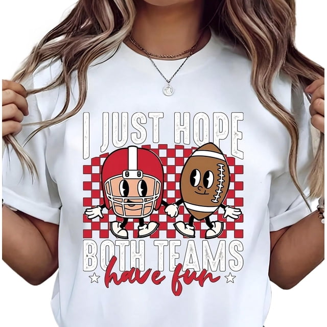 playera unisex para casco de fútbol y bola, playera con gráfico de dibujos animados, playera de fiesta "Hope both Teams Have Fun"