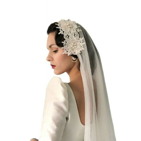 ZUARFY 2 Tier Vintage Women Wedding Veil Floral Lace Applique Imitation Pearl Rhinestone Flower Bridal Veil With Fixed Alligator Clips