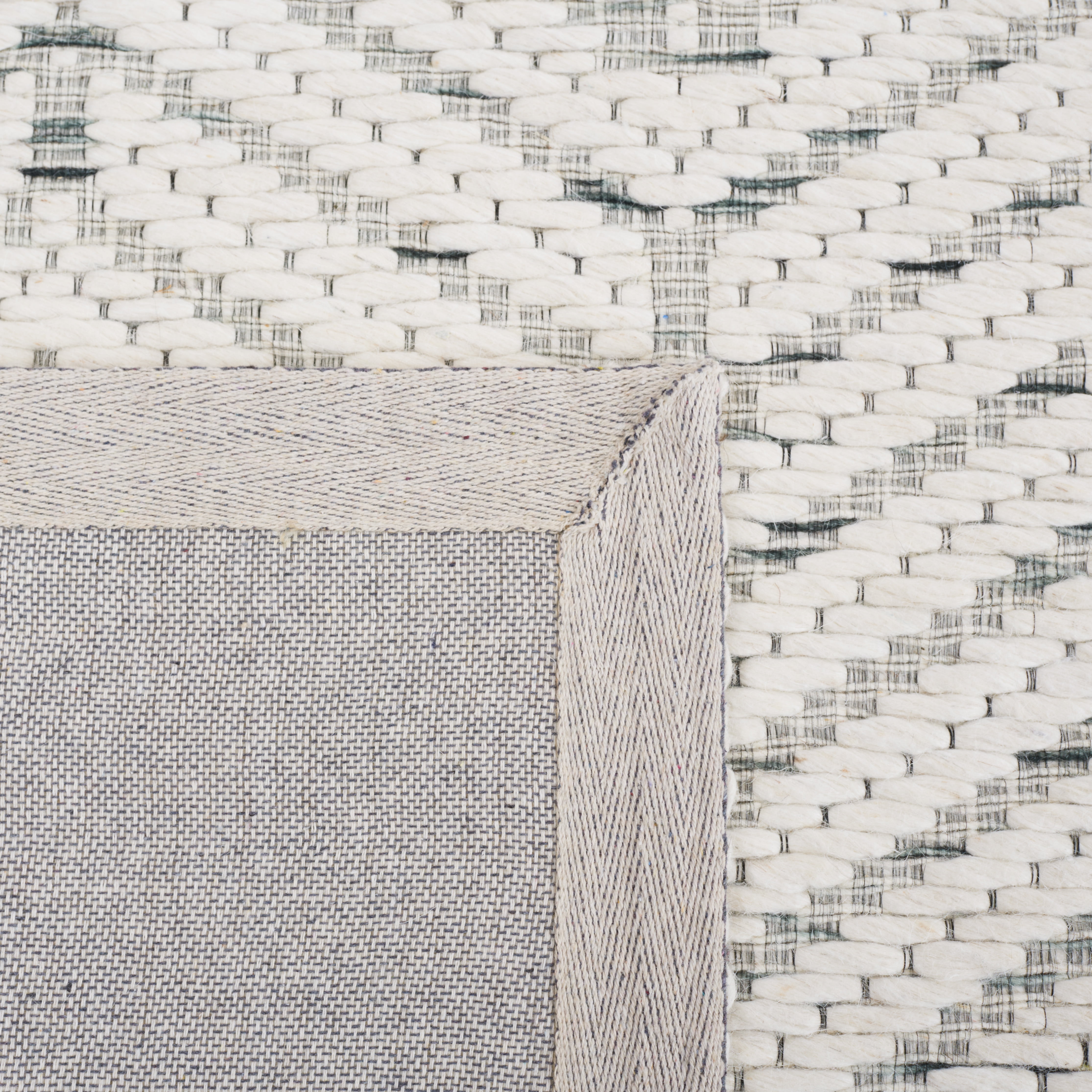SAFAVIEH Marbella Marsan Bordered Area Rug, Ivory/Green, 6' x 6' Square