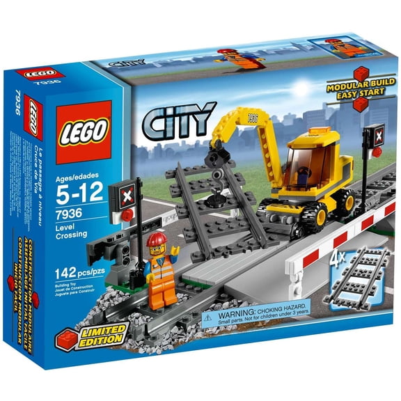 Pre-Owned LEGO City - Trains Level Crossing (7936)