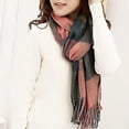 thumbnail image 2 of Bufanda grande de celosía cálida de invierno con rejilla grande y Mantón largo a la moda para mujer, 2 of 5