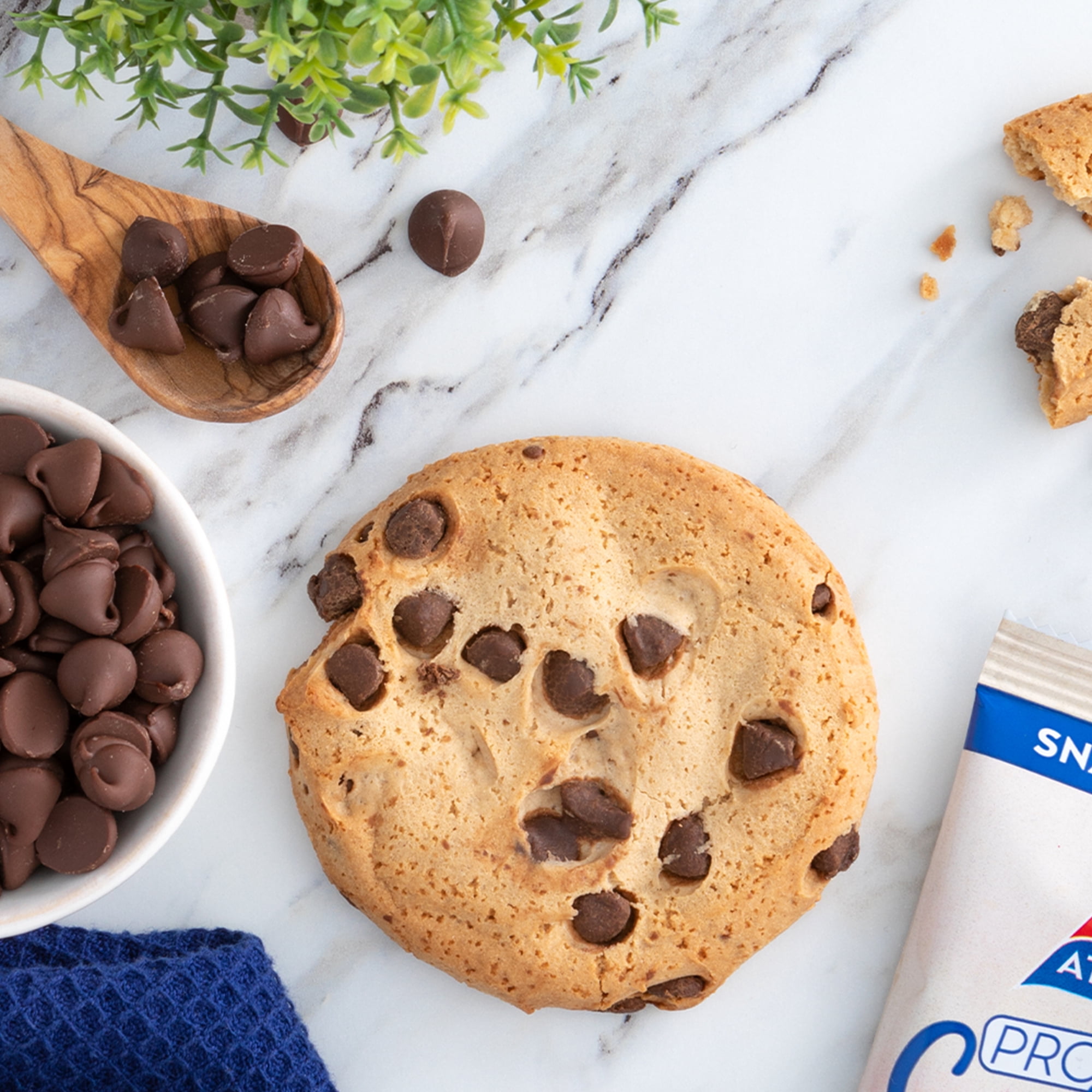 Atkins Chocolate Chip Protein Cookie, Protein Dessert, Rich in Fiber, Low Carb, Low Sugar, Keto Friendly, 6/4 Packs