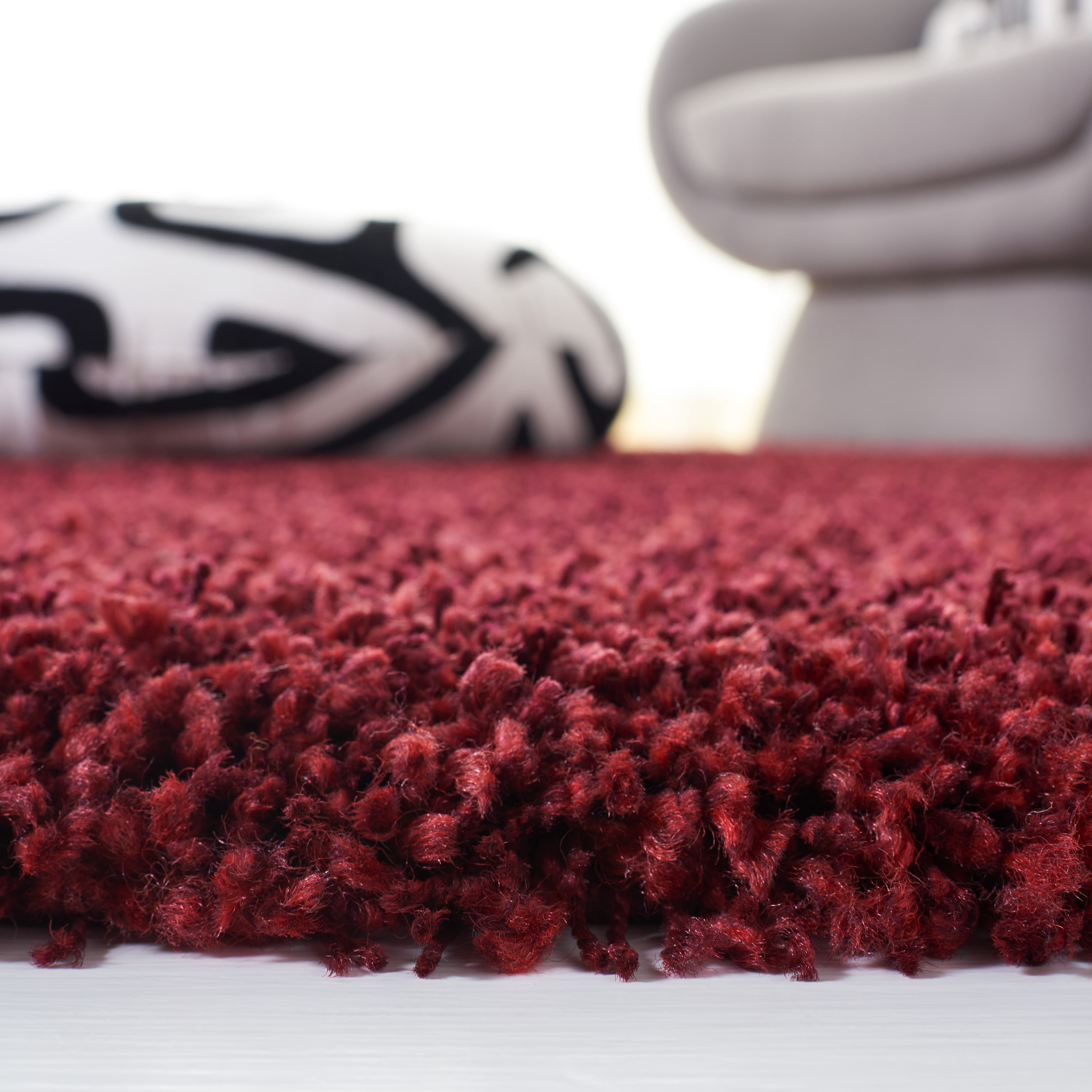 Safavieh Santa Monica Cali Solid Shag Area Rug, Maroon, 3' x 3' Round