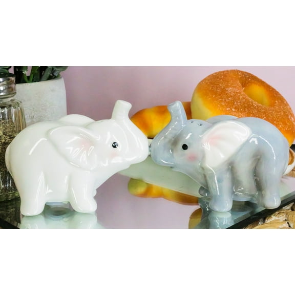 Kissing Elephant Couple Ceramic Salt And Pepper Shakers Figurine Decor Set 3.5"L