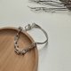 thumbnail image 4 of Pulsera de media plata pura S925, pulsera en forma de U con forma de herradura, personalidad de moda, diseño de nicho, textura, 4 of 5
