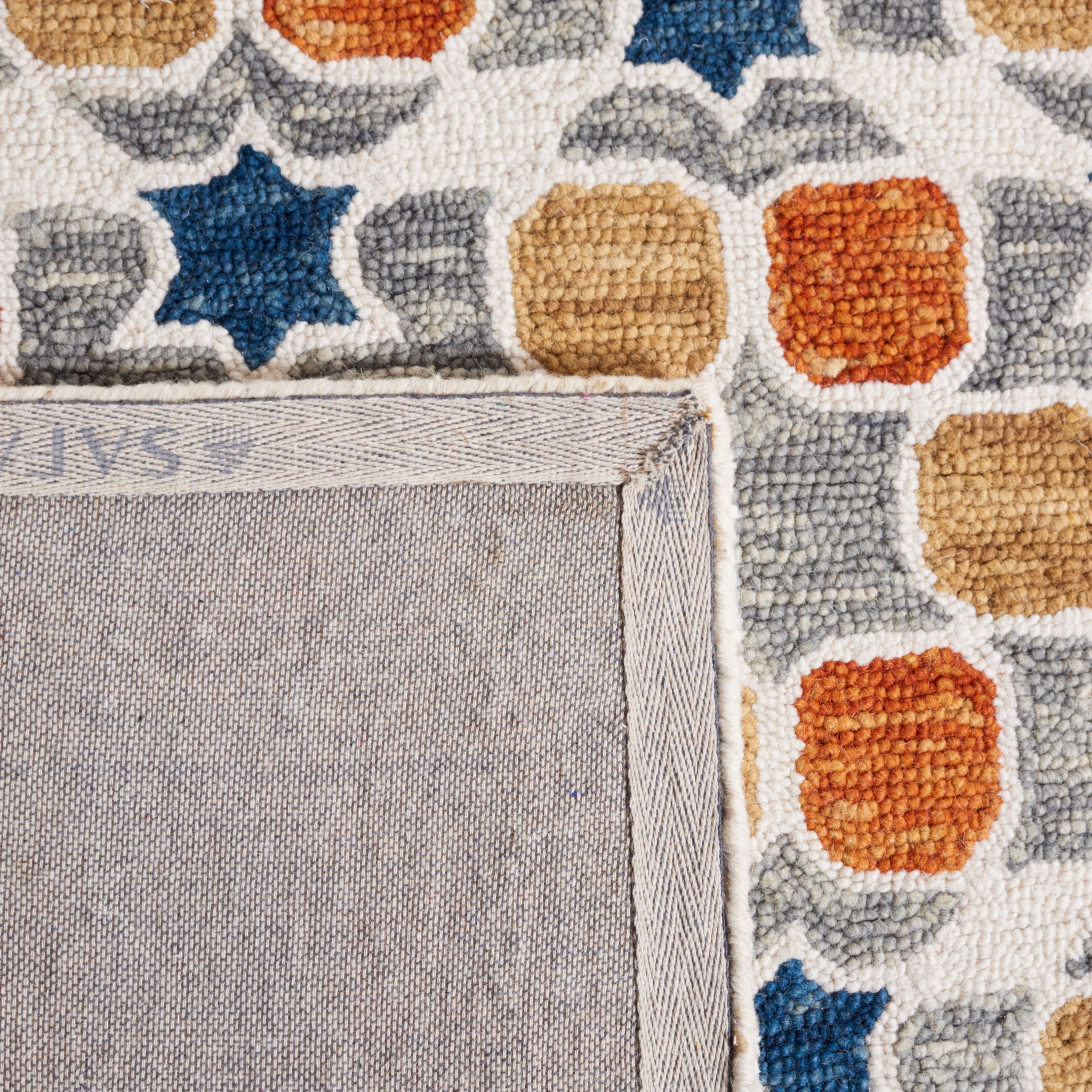 SAFAVIEH Aspen Vincent Geometric Area Rug, Ivory/Grey, 5' x 8'