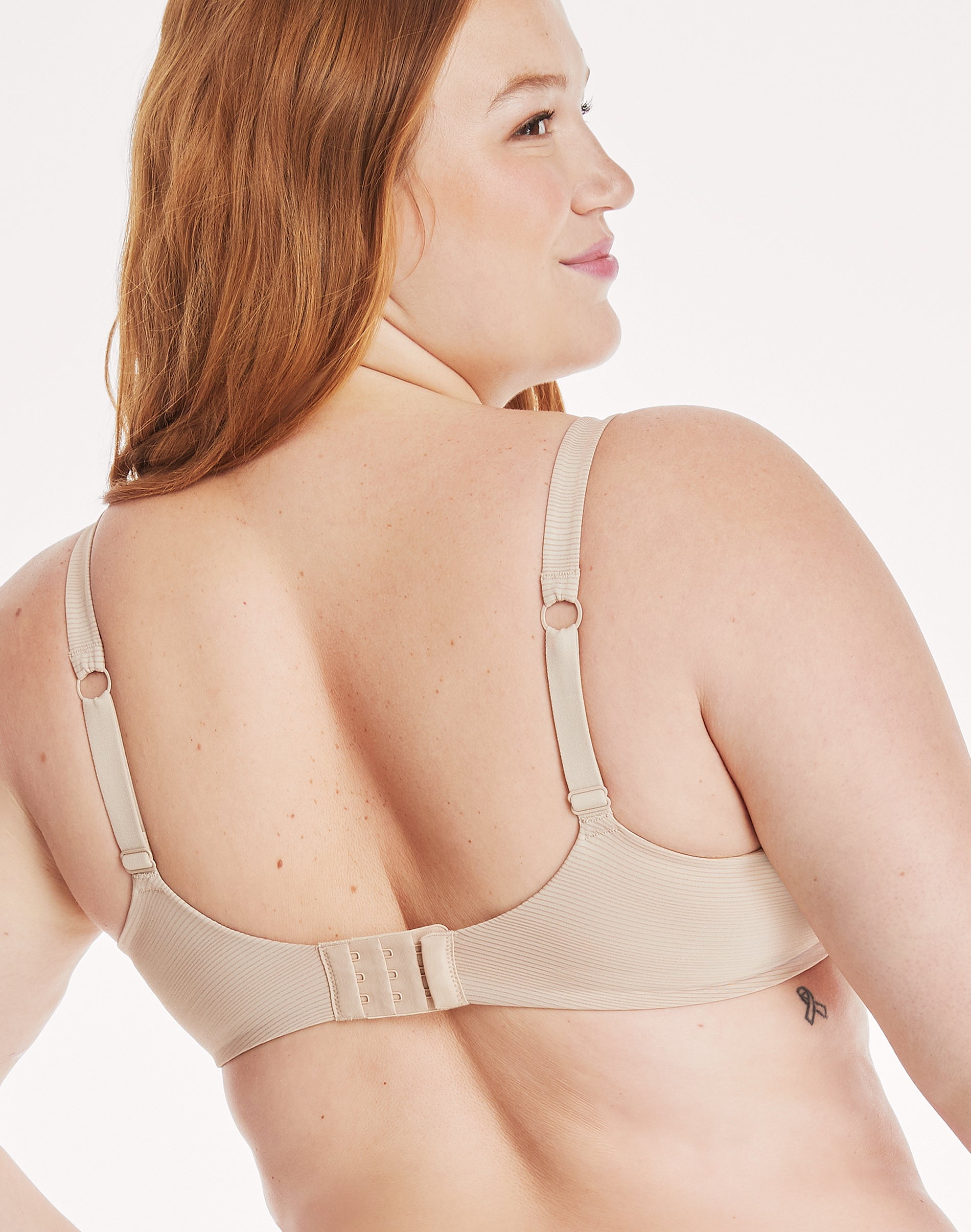 Hanes Ultimate Women's Underwire Bra with T-Shirt Softness Wicking DHHU02