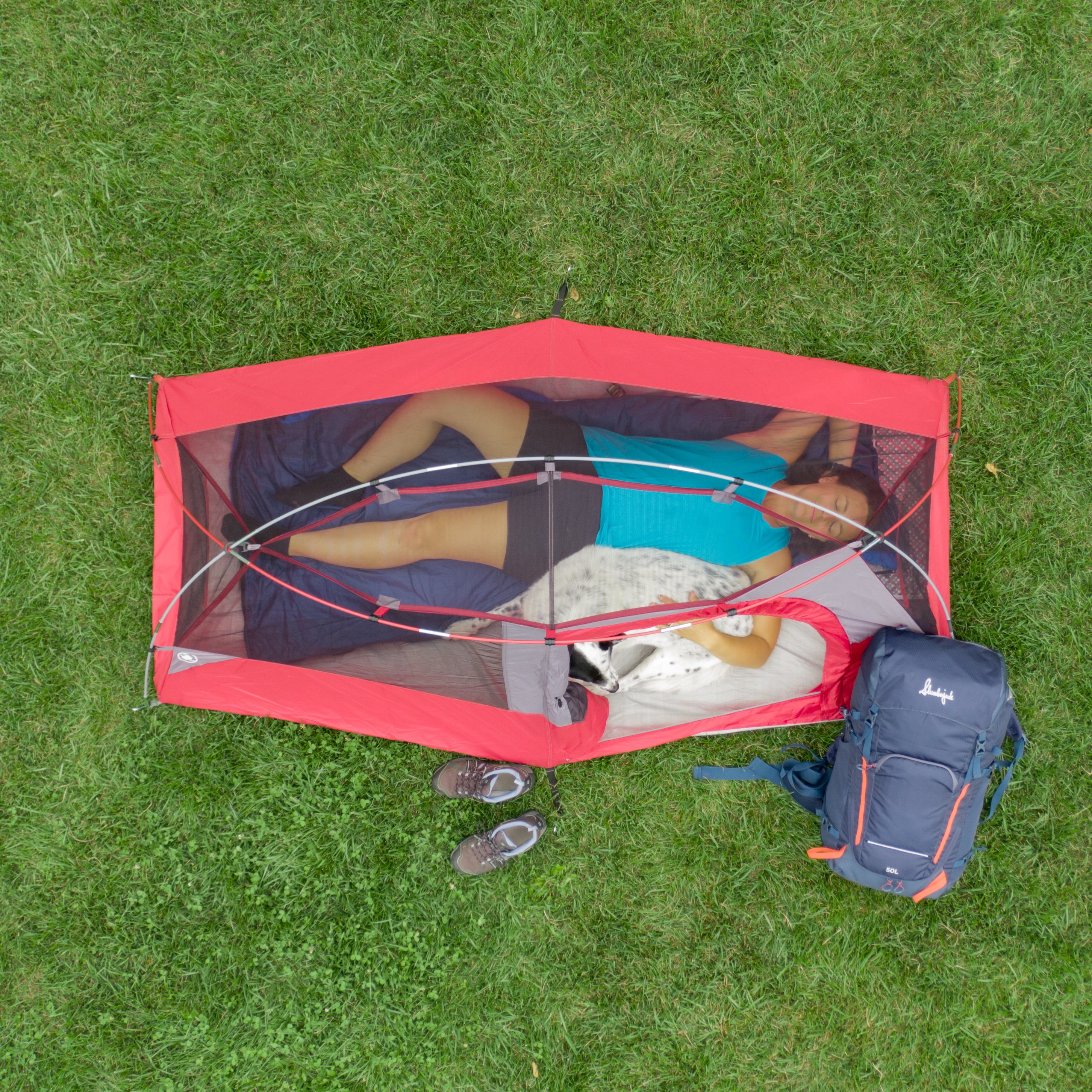 Carpa para mochilero de 1 persona Ozark Trail, peso de carga 4.4 lb, puerta grande estilo D 4