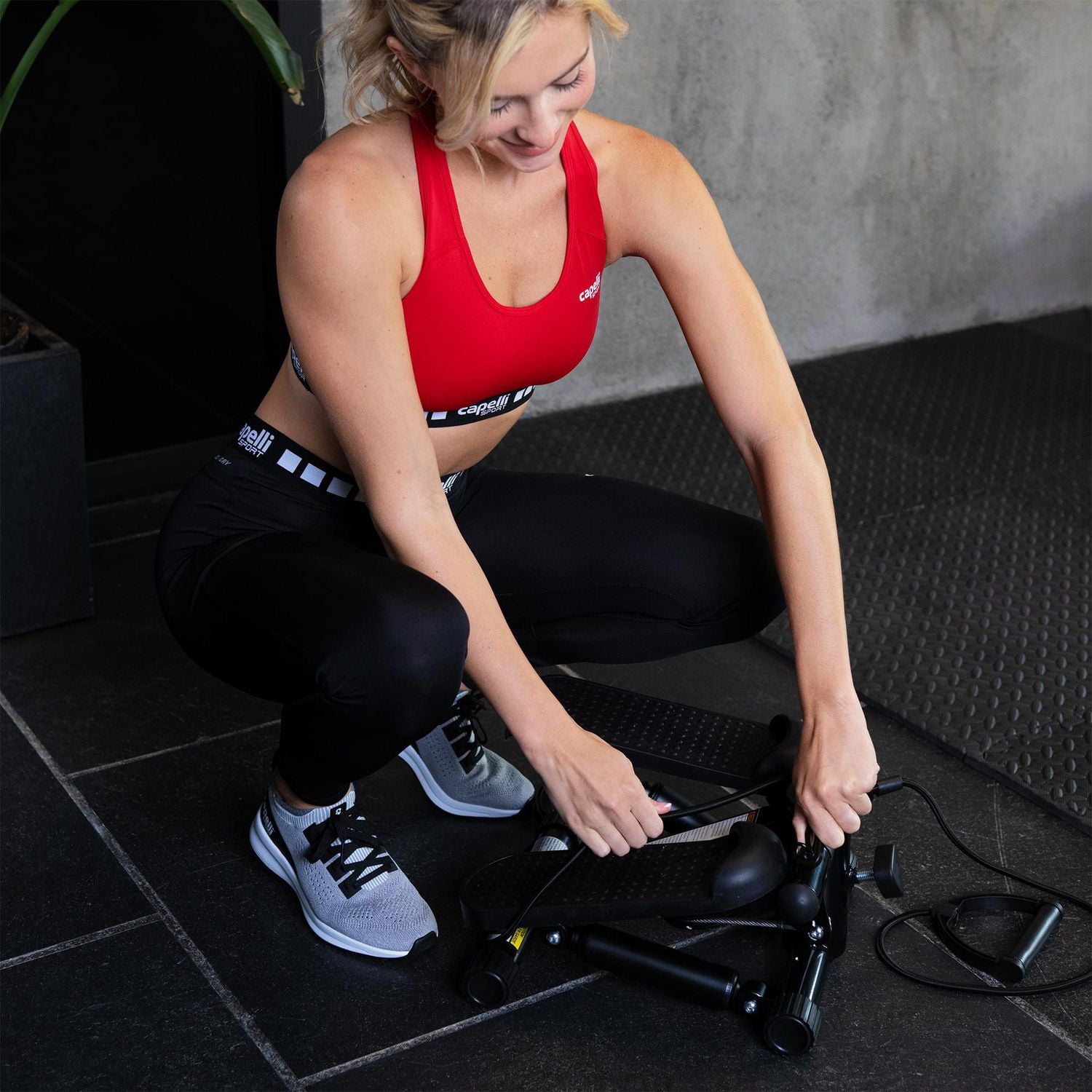 GoZone Mini Stepper – Black, With resistance bands