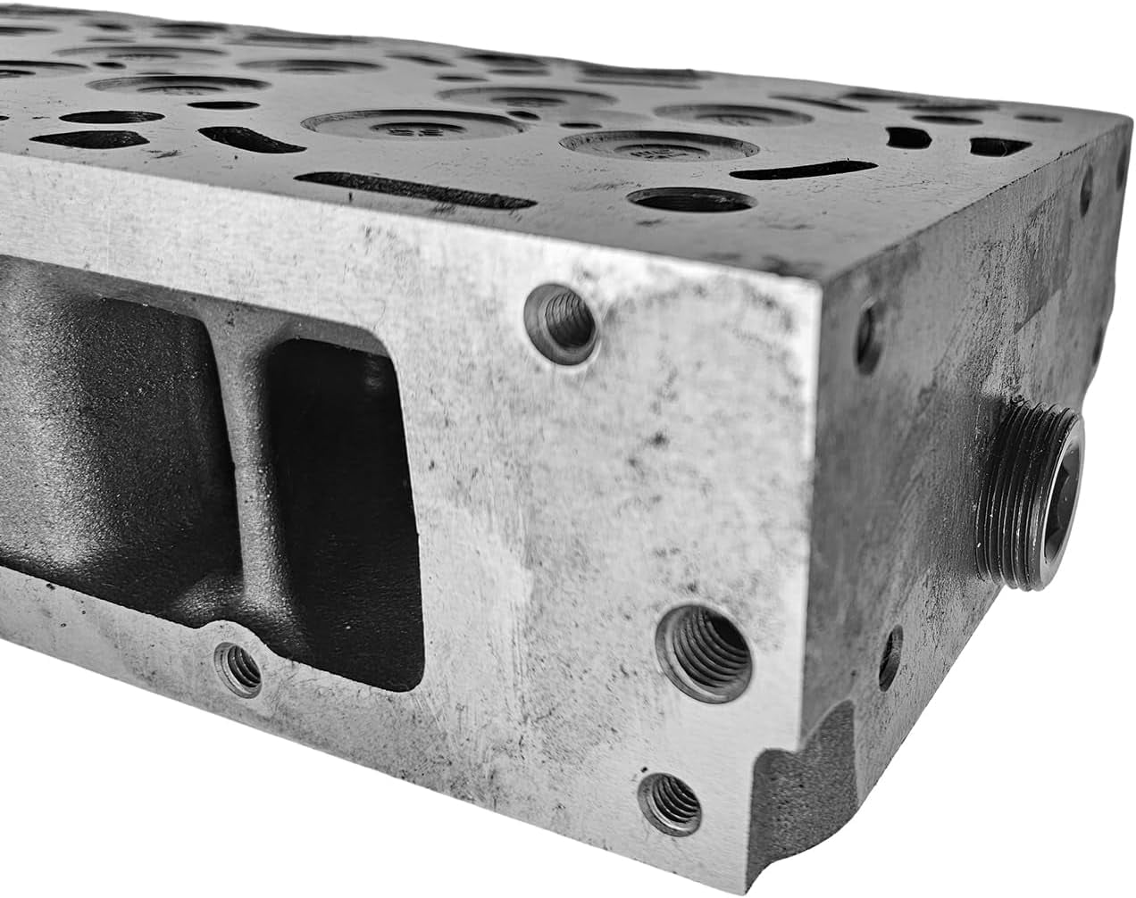 V3307 Complete Cylinder Head With EGR 16 Valves For Kubota V3307 V3307-DI V3307-DI-T Engine KX080-3 KX080-4 M6040 M6060 M7060 For Bobcat S630 S650 T630 T650 1G772-03020 1G777-03023