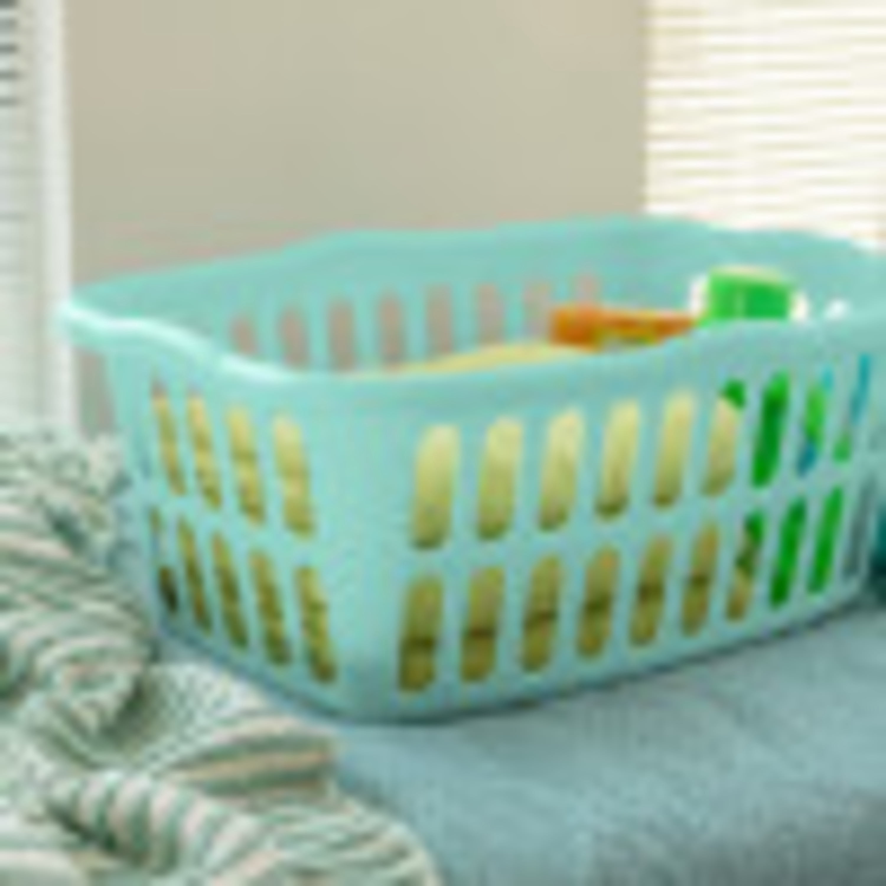Sterilite Laundry Basket 1.5 Bushel