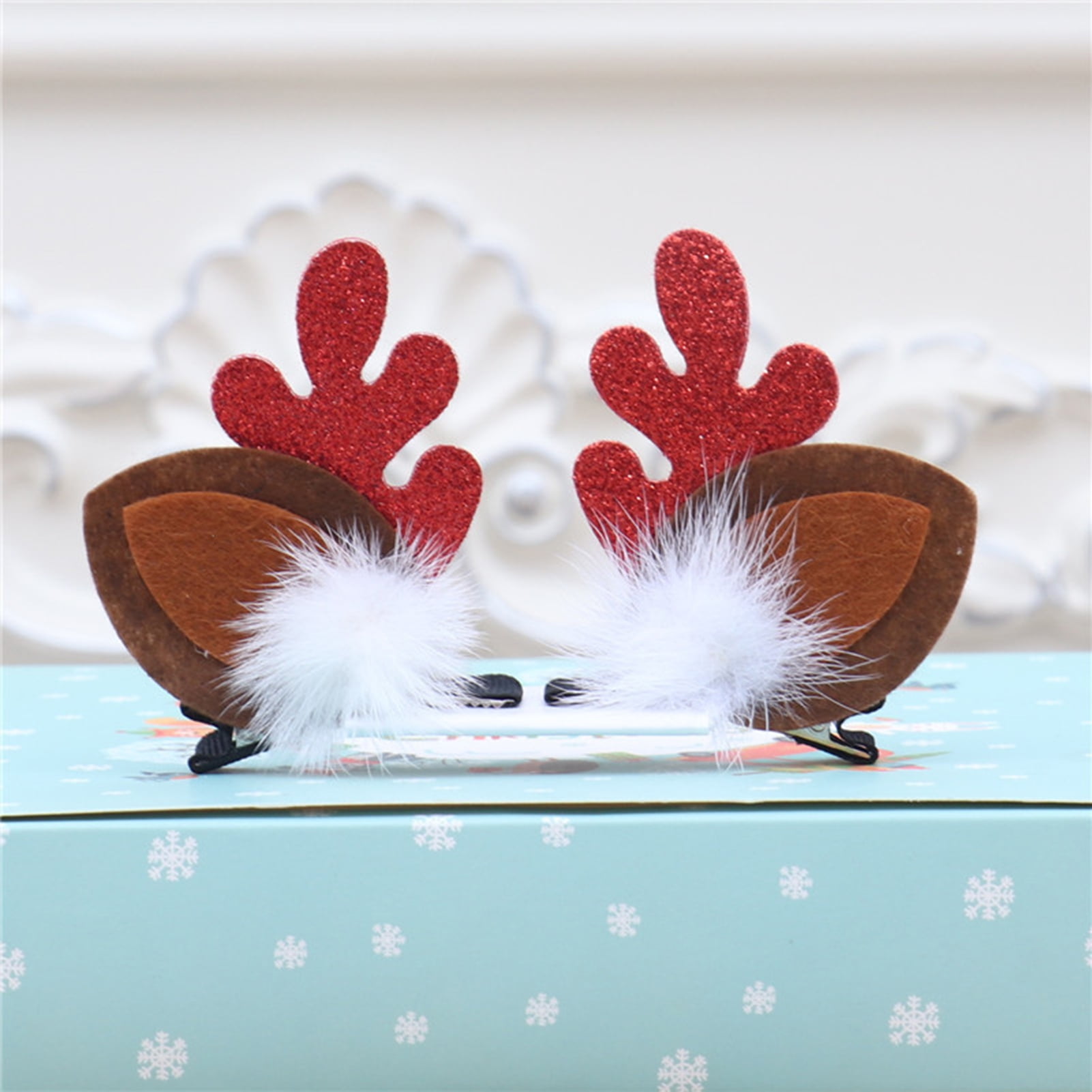  Wee Ones Girls' Felt Christmas-Themed Apliques on a WeeStay  Hair Clip, One Size, Reindeer : Beauty & Personal Care