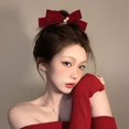 thumbnail image 1 of Pince à Cheveux Latérale en Velours Perlé avec Nœud Rouge Style Doux Cool TS1091 Simple, 1 of 5
