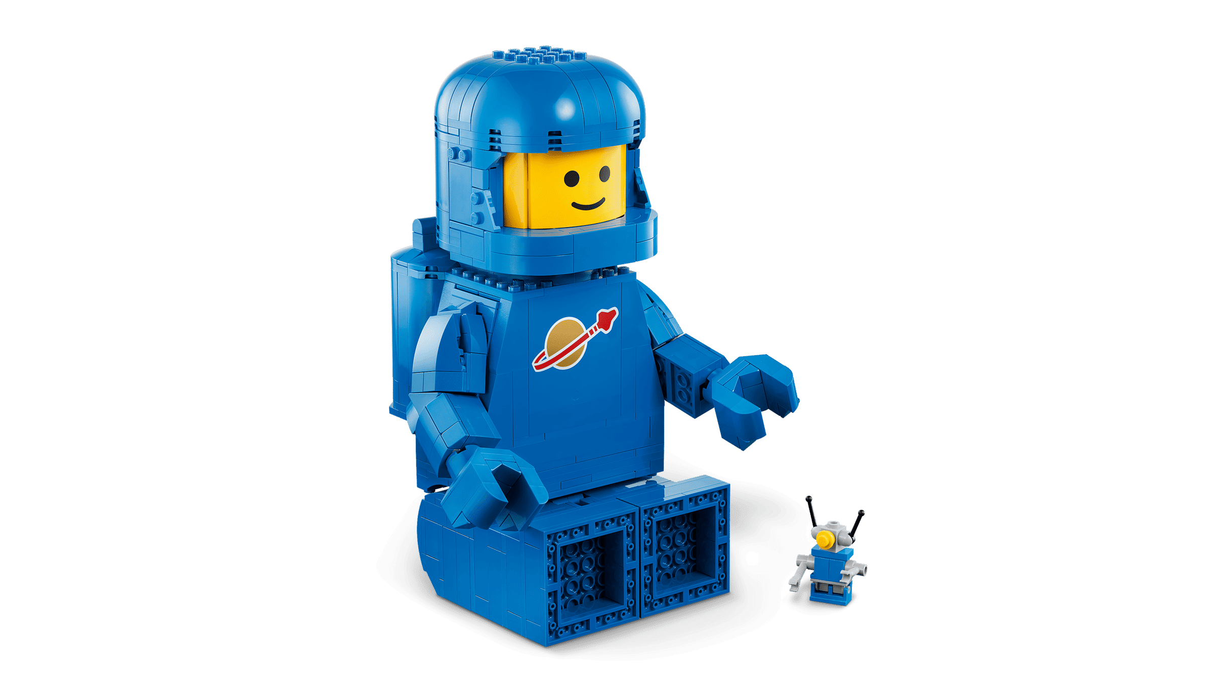 LEGO Up-Scaled Blue Astronaut Minifigure – 793-Piece Buildable Space Figure with Movable Parts, Hidden Mini Robot & Rocket, Collectible Display Gift for Kids – 40921