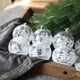thumbnail image 4 of 6 piezas de bolas de nieve blancas para adornos navideños, adornos para árboles de Navidad, bolas transparentes, adornos navideños colgantes para el hogar y la Navidad, 4 of 5