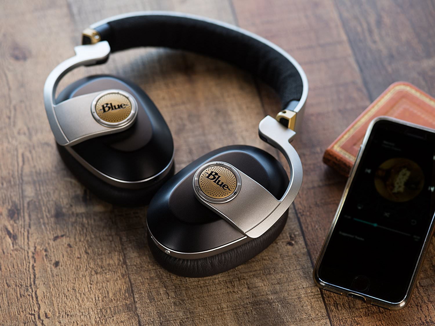 Blue Microphones Satellite Premium Wireless Noise-Cancelling