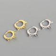 thumbnail image 5 of Pendientes de aro Spike Huggie, pendientes geométricos pequeños de plata de ley chapada en oro de 14 quilates para mujer Plata -, 5 of 5