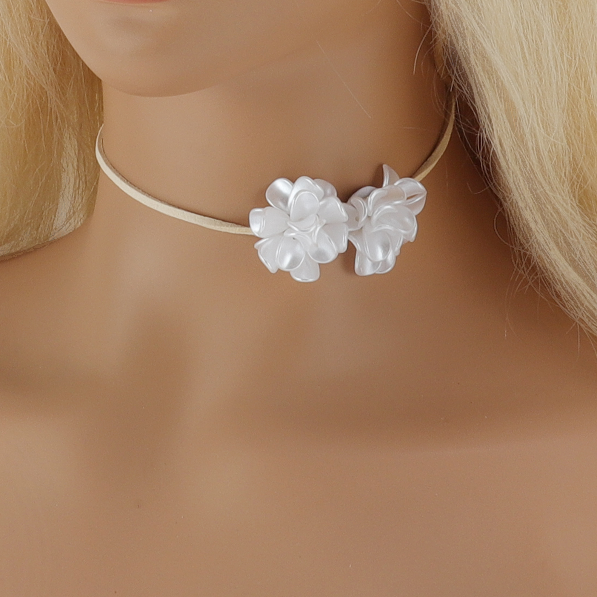 Unique Bargains Adjustable Flower Straps Choker Lacquer White [Adjustable Flower Straps]