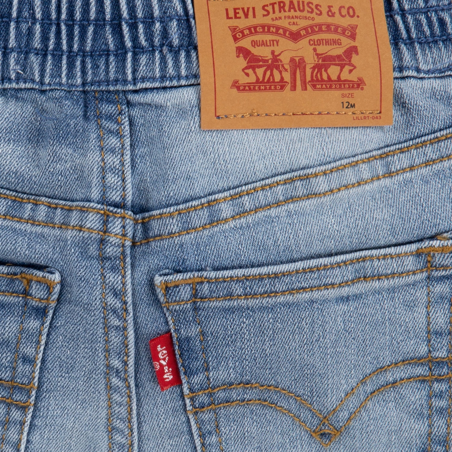 Levi's Toddler Boys' Graphic T-Shirt and Shorts 2-Piece Outfit Set, Sizes 2T-4T
