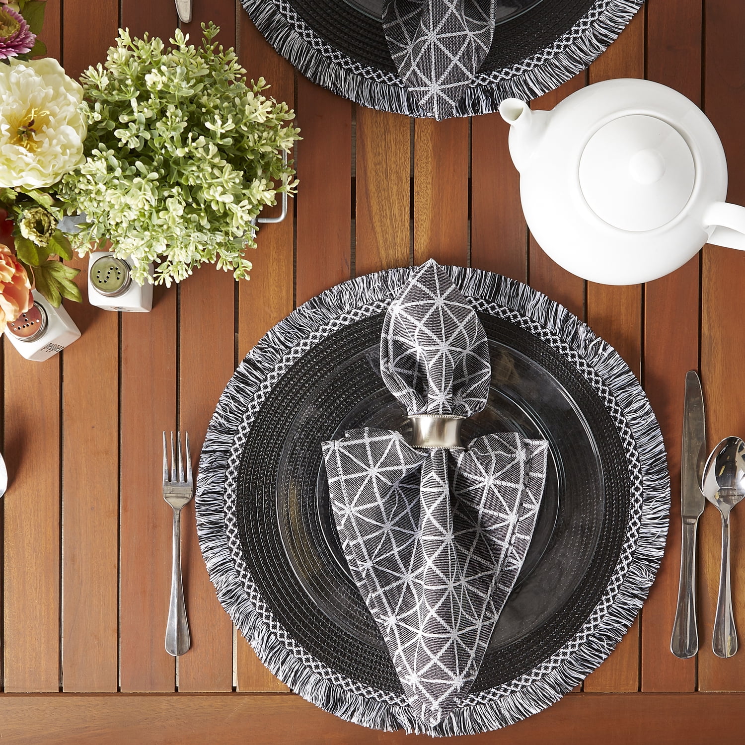 DII Black Round Fringed Placemat Set/6