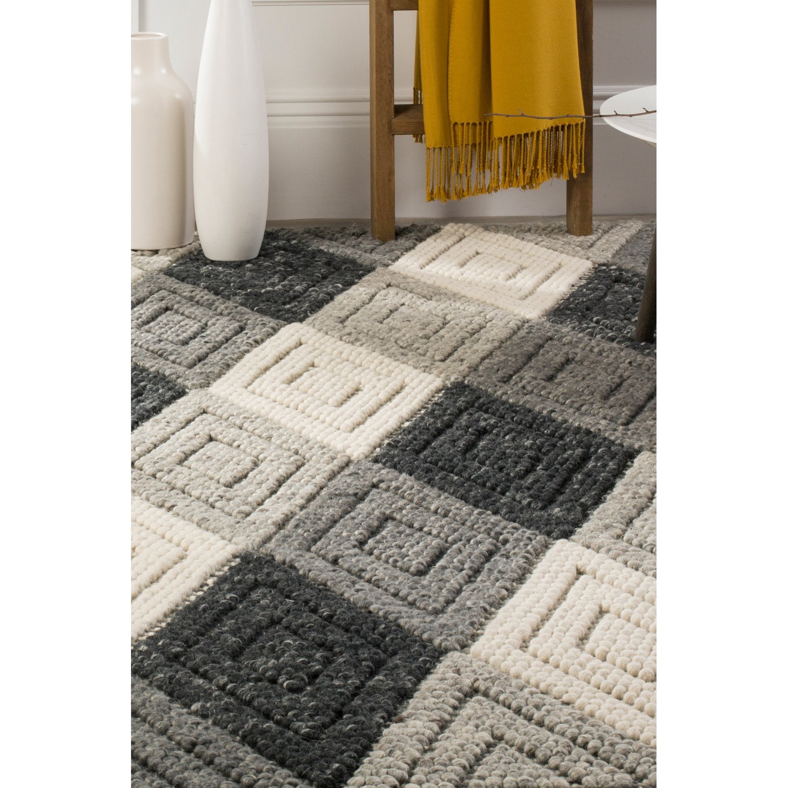 SAFAVIEH Natura Glenda Geometric Diamonds Wool Area Rug, Anthracite, 5' x 8'