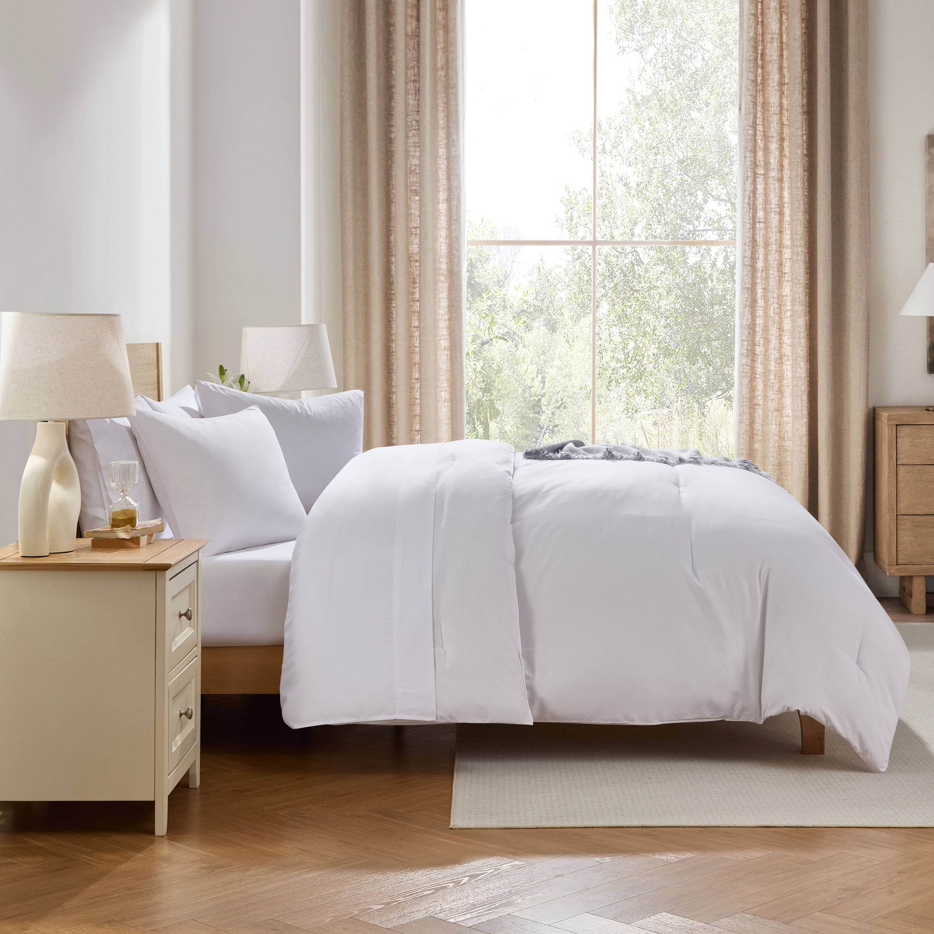 LammaLoe Full Comforter Set, 7 Piece Bed in a Bag, Ultra Soft Bedding Comforter Set with Sheets, All Season Bed Set, White
