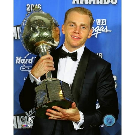 Patrick Kane with the 2016 Hart Trophy Photo