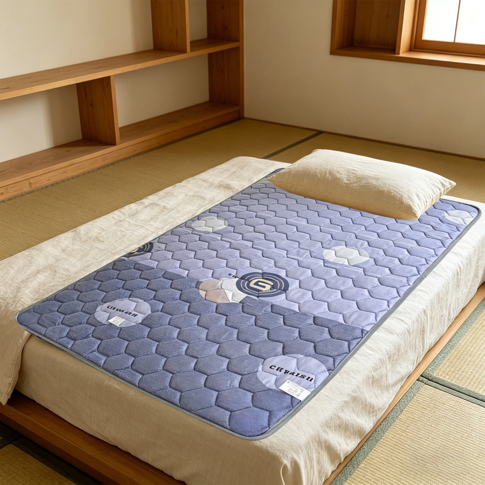 Reversible Mattress Protector Non Slip Waterproof Fitted Bed Cover Washable Mattress Pad Breathable Quilted Bed Protection Sheet Dust Resistant Durable Bedding Protector for Home Dorm Apartment Use