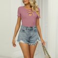 thumbnail image 4 of Bienvenido Camiseta de verano de manga corta con cuello en V recortada para mujer Camiseta informal ajustada para la vida diaria Ropa de oficina Rosa S, 4 of 8